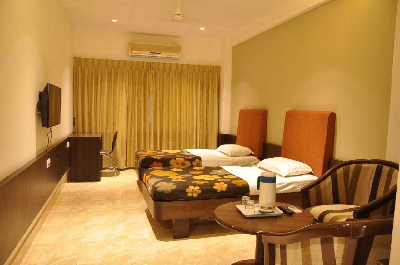 Hotel Prince Residency Bhuj Ngoại thất bức ảnh