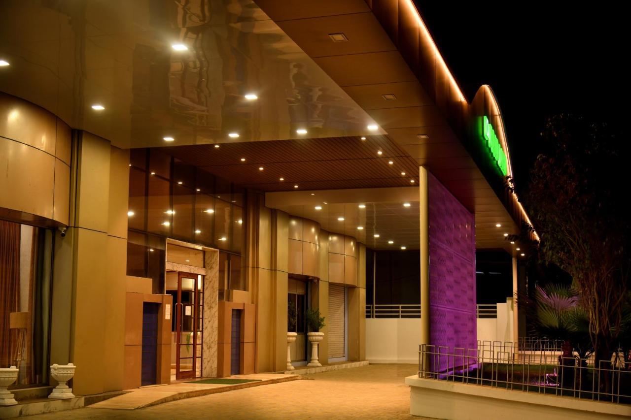 Hotel Prince Residency Bhuj Ngoại thất bức ảnh