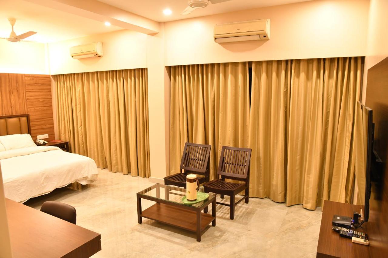 Hotel Prince Residency Bhuj Ngoại thất bức ảnh