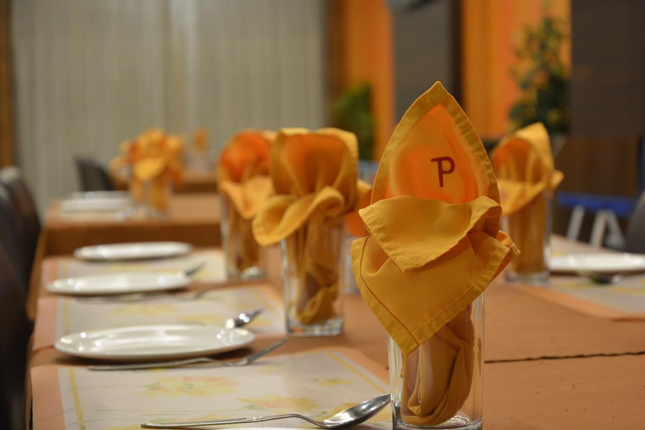 Hotel Prince Residency Bhuj Ngoại thất bức ảnh